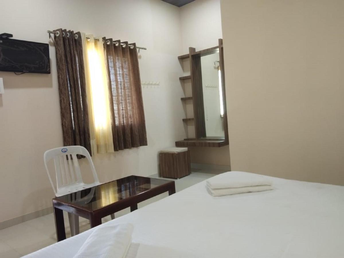 Hotel Krishna Exotica Ahmednagar Buitenkant foto