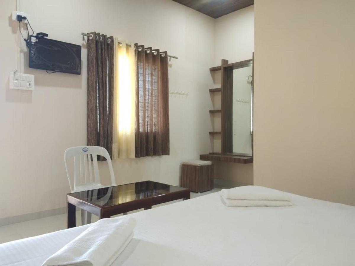 Hotel Krishna Exotica Ahmednagar Buitenkant foto