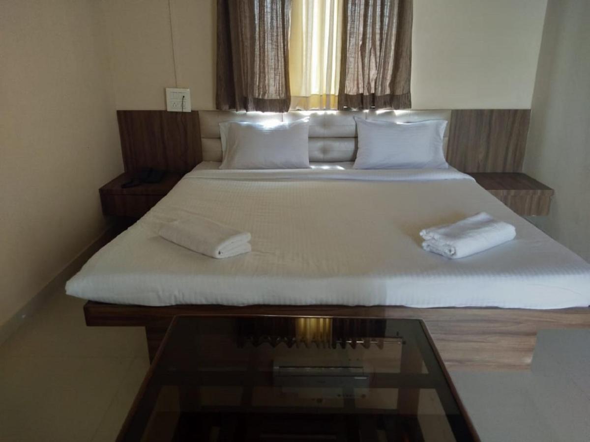 Hotel Krishna Exotica Ahmednagar Buitenkant foto